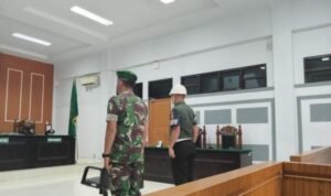 Sertu-Riza-Pahlevi-saat-mengikuti-sidang-tuntutan-di-Pengadilan-Militer-1-02-Medan-2-Oktober-2025