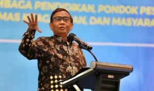polemik-ijazah-jokowi-mahfud-md-yang-membuktikan-itu-palsu-atau-tidak-bukan-polisi-harus-hakim-fnk