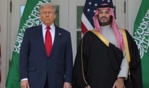 trump-dan-mbs-berfoto-bersama-untuk-wartawan-di-gedung-putih-1763528635636_169