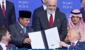 momen prabowo ditunjuk trump pegangin map dokumen bop
